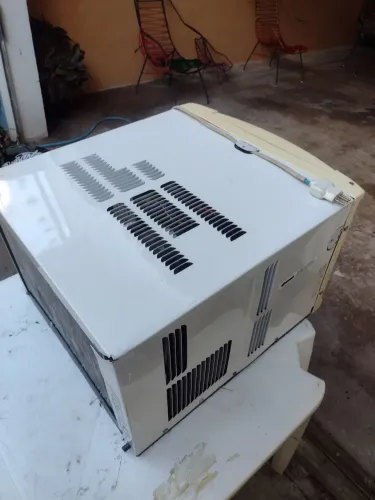 AR CONDICIONADO DE JANELA 7.500 BTUs 