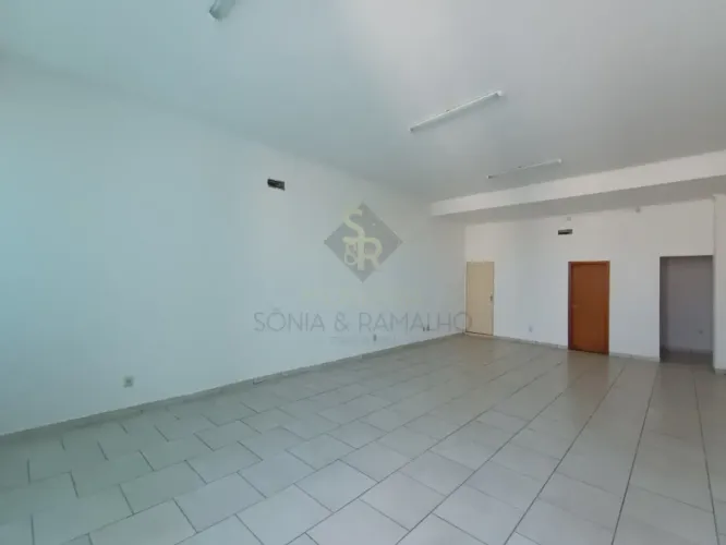 Salão comercial para locação com 100,00 de Área Útil no bairro Jardim Paulistano, em Ribei