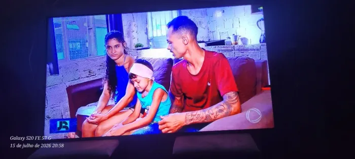 Televisão 65 polegada