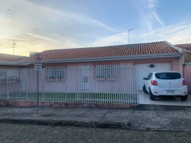 Linda residência em ótima localização na Ronda - a/c veículo !!