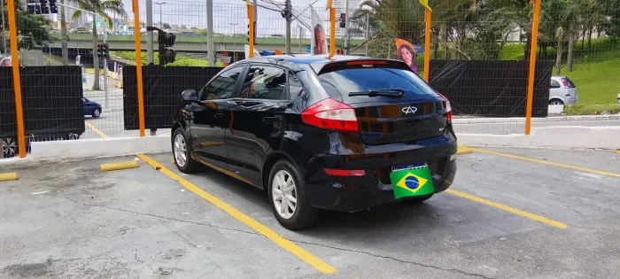 Chery Celer Hatch 1.5 16V Flex 5P 2013