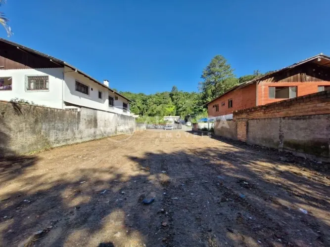 TERRENO AMPLO À VENDA NO BAIRRO RIBEIRÃO FRESCO!