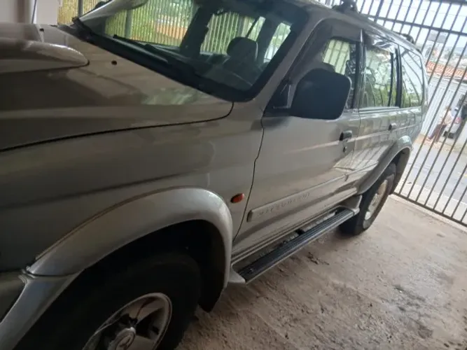 Mitsubishi Pajero Sport 2.8 4X4 Diesel Mec. 2000