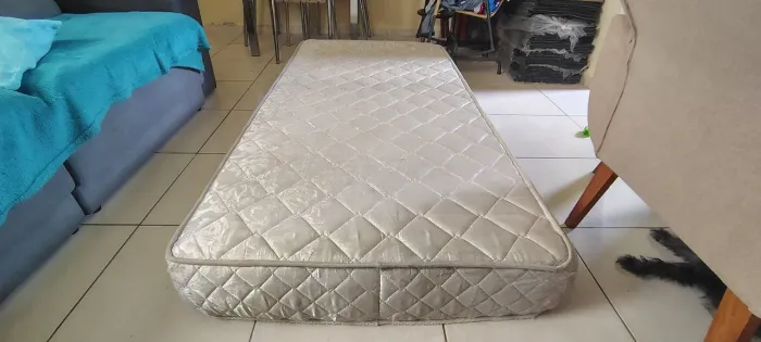 COLCHÃO SOLTEIRO DE ESPUMA PELMEX USADO R$320 ENTREGA GRÁTIS 