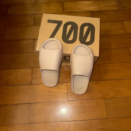 Chinelo Adidas Yeezy Slide