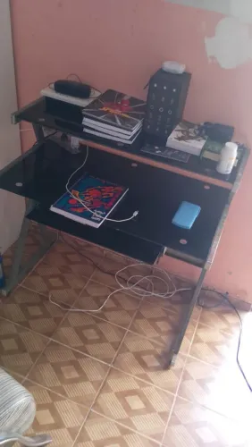 Escrivaninha em perfeito estado!