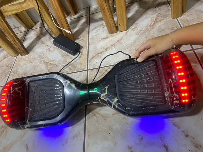 Hoverboard com LED e Bluetooth - Para Conserto ou Peças  ? Valor: R$ 300 ( negociável )