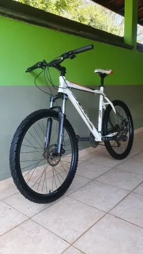 Bicicleta Soul SL 200 Aro 26 - Shimano Acera 27v - Excelente Estado