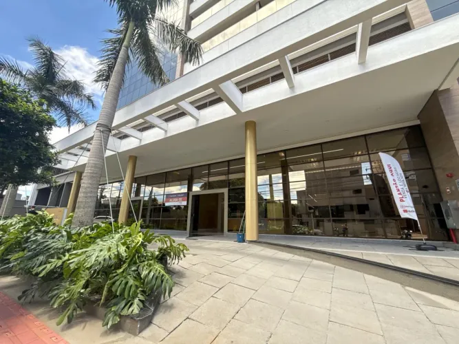 Sala comercial para alugar no Edifício Metropolitan Med Center no Centro de Londrina pr co