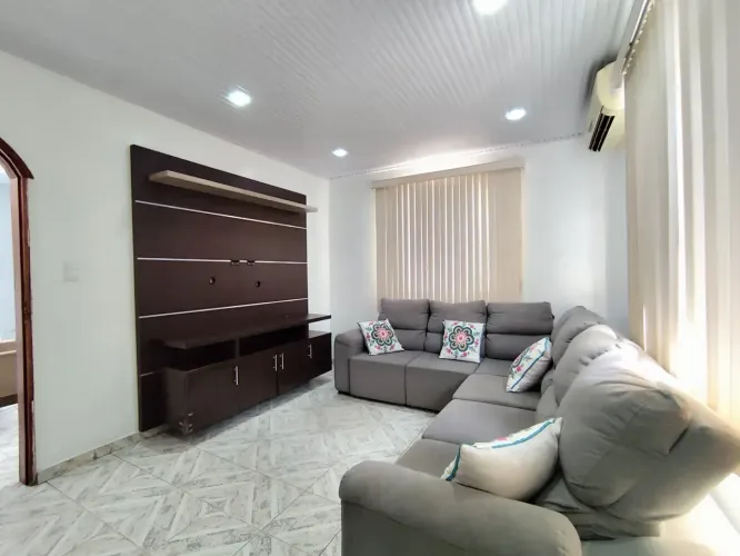 CASA DE ESQUINA À VENDA CONJUNTO HILÉIA 1