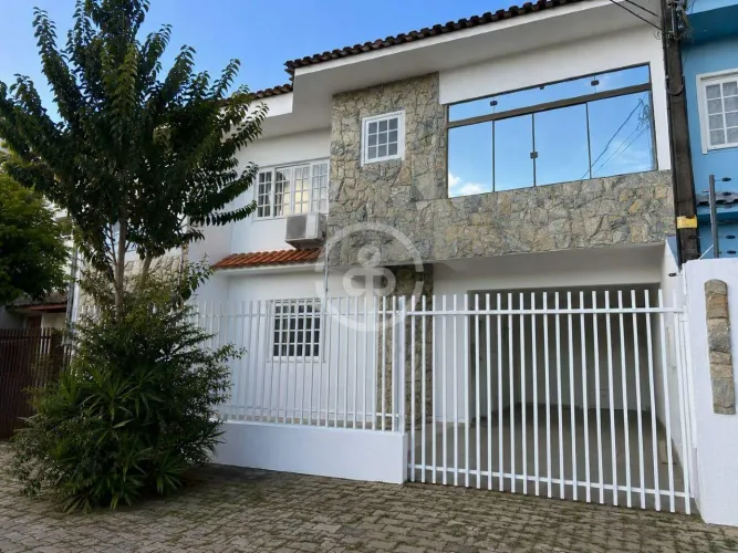 SOBRADO RESIDENCIAL/COMERCIAL NO CENTRO