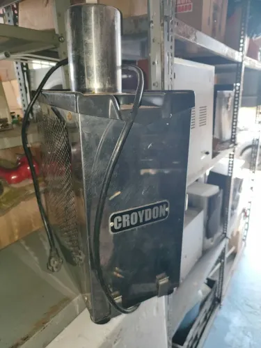 Refresqueira só a base. 