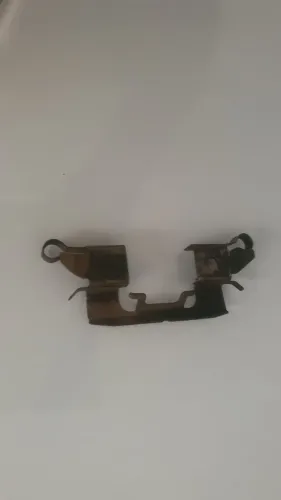 TRAVA DE PASTILHA DE FREIO NISSAN VERSA OU MARTE.