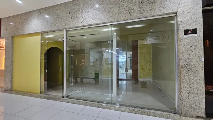 Loja para aluguel possui 54 metros quadrados em Centro - Cabo Frio - RJ