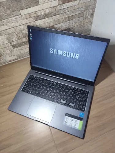 Notebook Samsung i3 de 11 geração - SSD NVMe 4.0 - placa de vídeo Intel