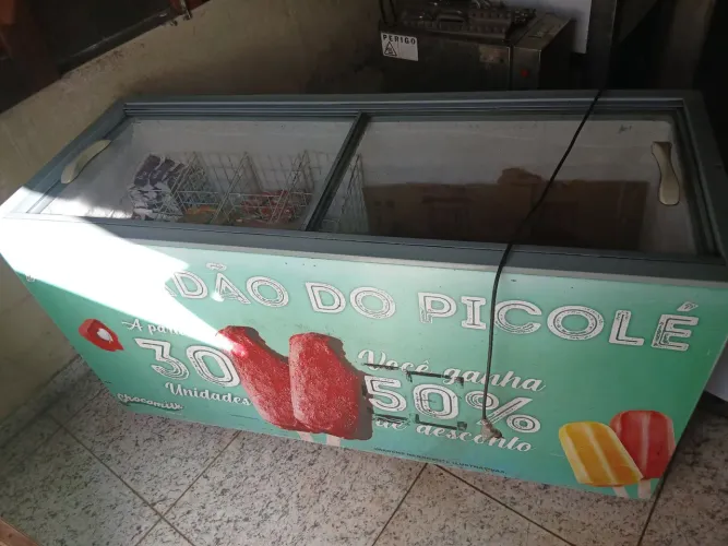 Vendo freezer Gelopar GHDE - 510 tampa de vidro
