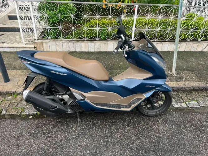 ? Honda PCX DLX 2024 - Oportunidade!