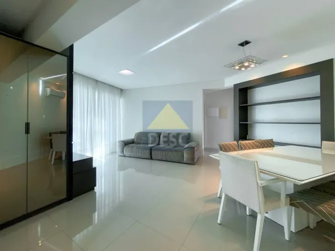 Apartamento para locação anual de 03 suítes, mobiliado na quadra do mar, em Balneário Camb