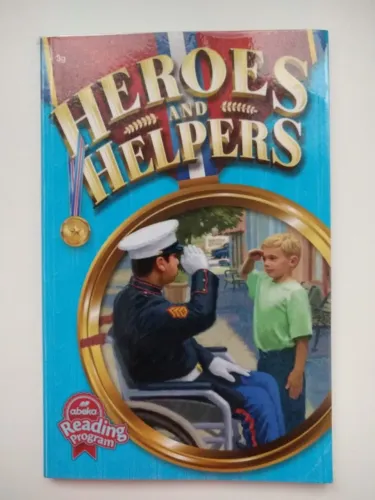 Livro - Heroes and helpers - Inglês