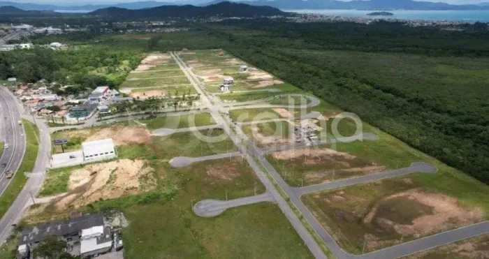 Terreno COM 450m2 em loteamento Cachoeira do Bom Jesus