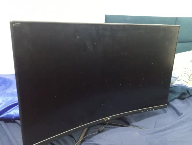 Monitor Gamer Husky Storm 27" Curvo - 165Hz / 1ms<br> Com Defeitos