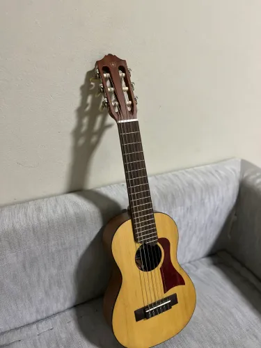 Guitalele Yamaha GL1