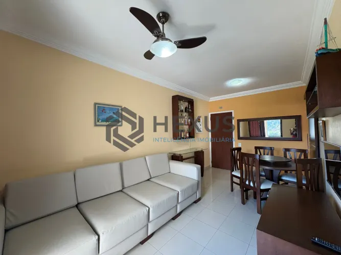 Apartamento com varanda e lazer na Enseada, Guarujá