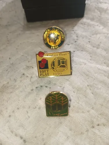BROCHES OU PINS DO MC DONALD'S, LEIA O ANÚNCIO