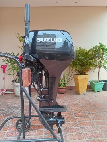 Motor de popa Suzuki