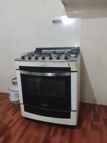 Vende fogão de 6 bocas .