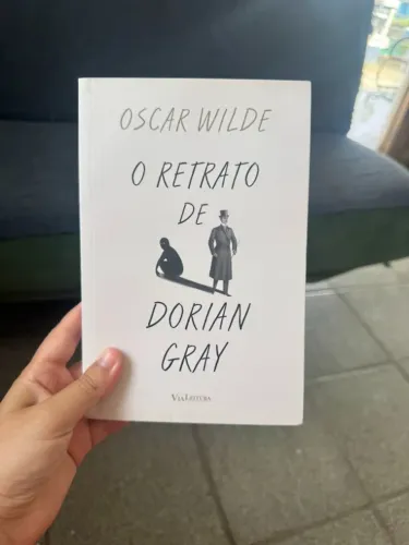Livro O retrato de Dorian Gray - seminovo