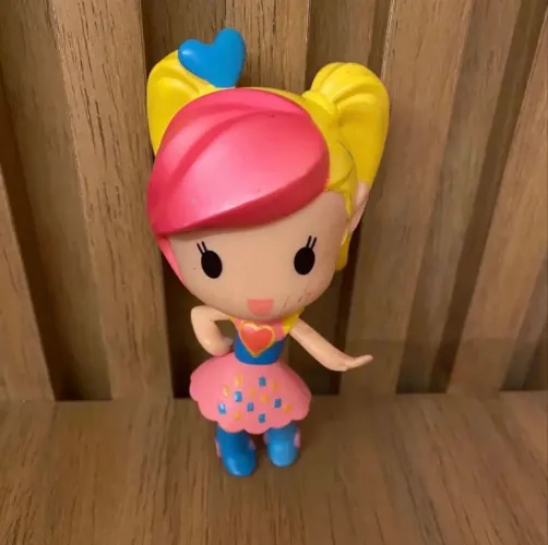 barbie em um mundo de videogame hero. mattel.
