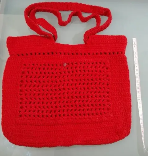 Bolsa vermelha em crochê