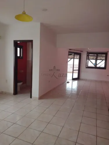 Casa Sobrado - Jardim São Luiz - 3 Dormitórios - 265m².