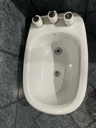 Vendo bidê novo R$700