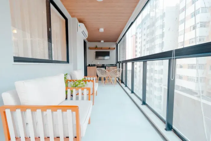 Coberturas linear com 2 ou 3 quartos á venda na quadra da praia de Icaraí