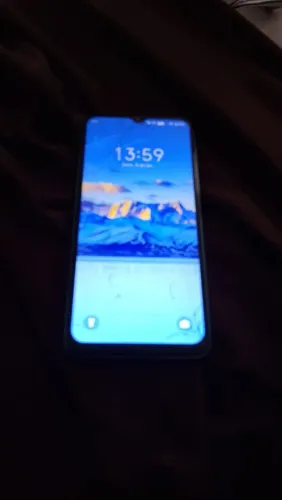 Celular infinix 256 gigas de memória, tela trincada funciona perfeitamente 