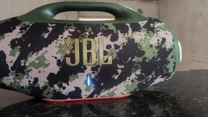 Caixa de som boombox JBL
