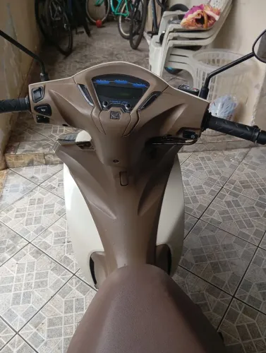 Troco por moto de maior cilindrada com volta a combinar