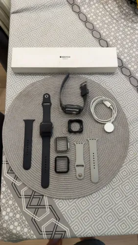 Apple Watch Series 3 + Caixa + Carregador + Kit de Pulseiras e Capas de Proteção