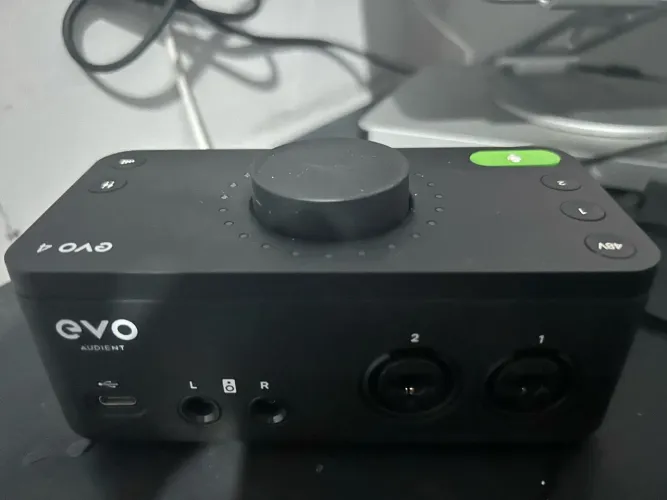 Interface de áudio Audient evo 4 2x2 semi nova pouco usada