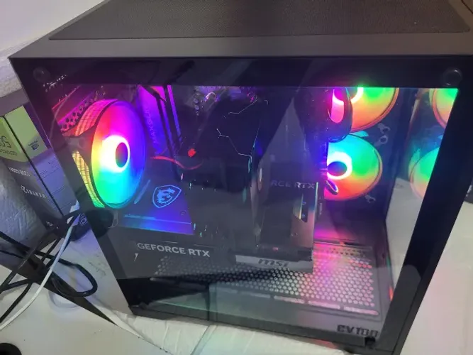 Computador Gamer (RTX 5070 + Ryzen 7 9700X + B850 Pro + WIFI + Bluetooth...)