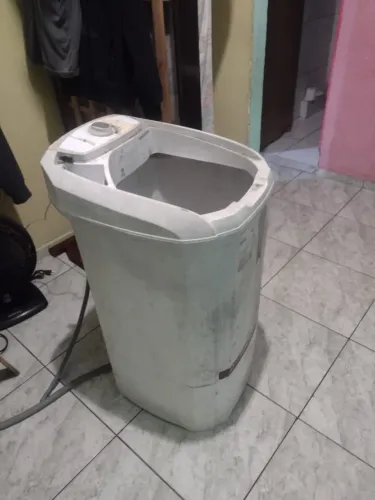tanquinho funcionando perfeitamente só falta a tanpa