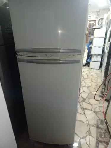 Geladeira Frost Free 324 litros entrego 