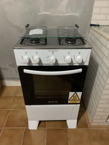 Vendo fogão de 4 bocas, fusionado tudo certinho