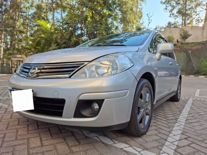 Nissan Tiida SL 1.8/1.8 Flex 16V Mec. 2011