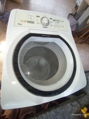 Máquina de lavar com defeito ao bater a roupas,o resto tudo okk