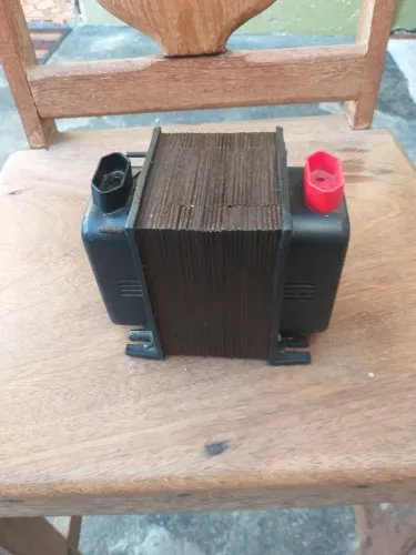 Transformador universal 1.000 W R$150,00 pra ir rápido