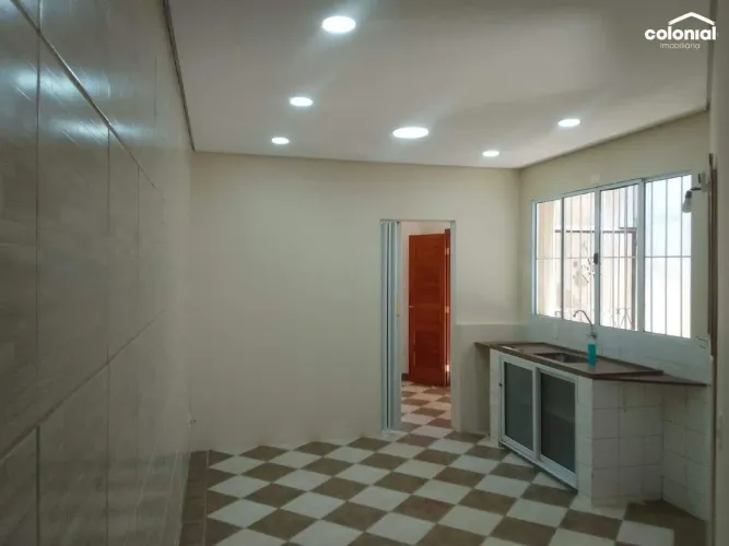 Casa para aluguel em Jundiaí/SP (Parque Cidade Jardim) | 2 dorms | Quintal | R$ 2.500/mês
