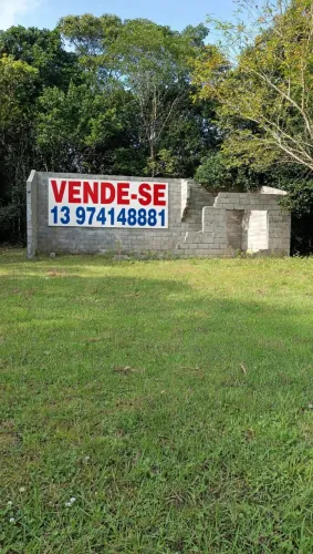 Terreno de esquina com uma casa só para recontruir
